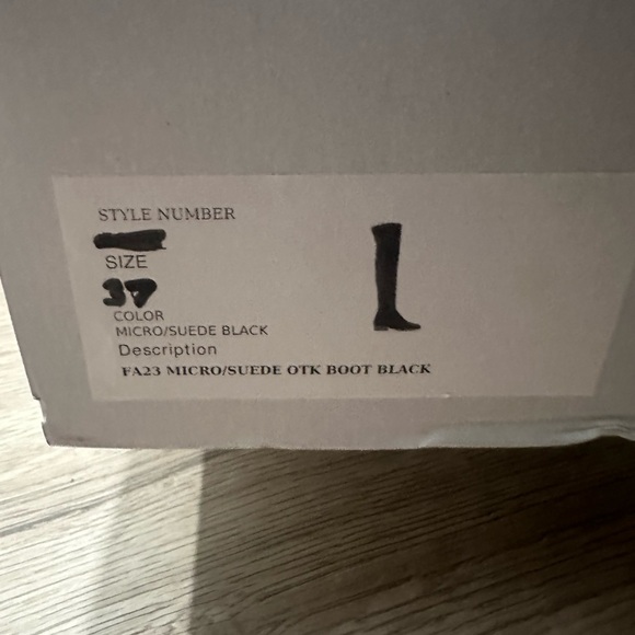 Over-the-knee Microsuede boot - Picture 6 of 6